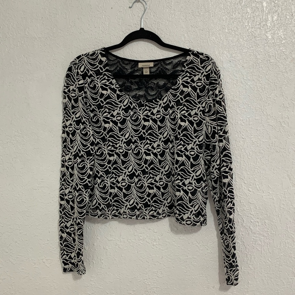ÁMBAR Black White Lace Cropped Top